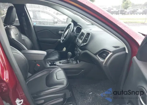 2019 Jeep Cherokee Latitude Plus 4X4 from USA, damaged, VIN 1C4PJMLX2KD330990